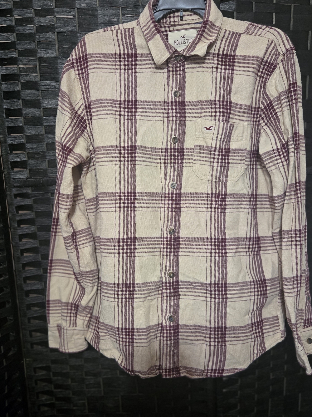 Hollister Men's Beige & Burgundy Plaid Button-Up Flannel Mwdium Shirt